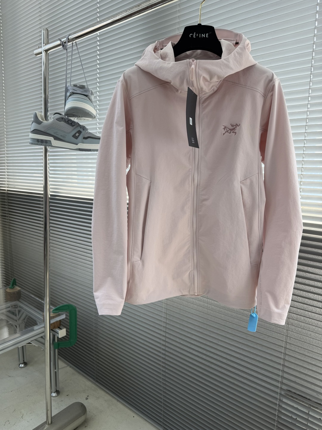 -🐦 鸟家 Gamma Hoody 女士软壳连帽冲锋衣通勤与户外的优雅平衡​​，一件被“问爆”的软壳神衣