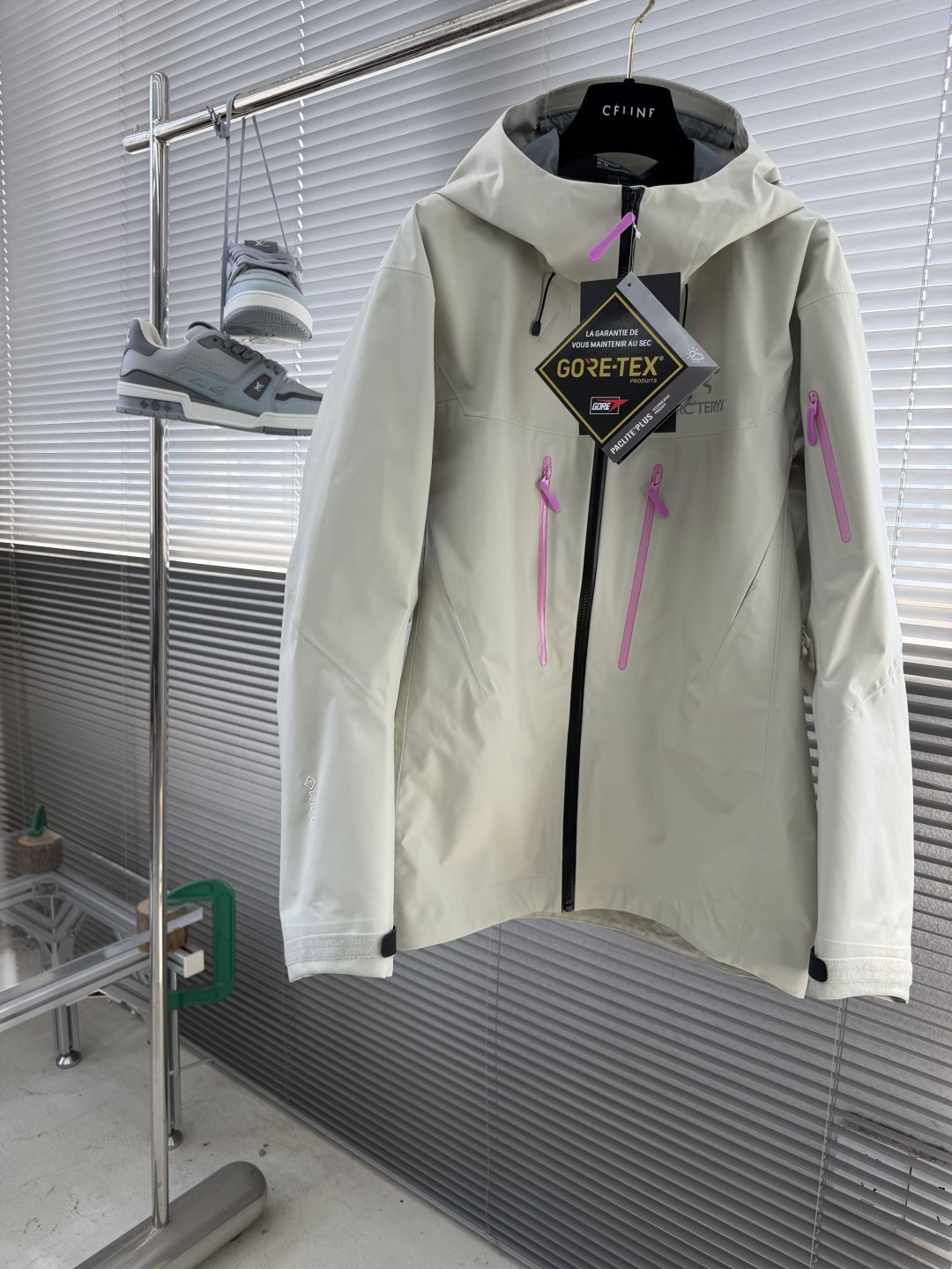 -🐦 鸟家 ALoro PianaHA SV JACKET 流木白/樱花粉拉链码数：S M L XL