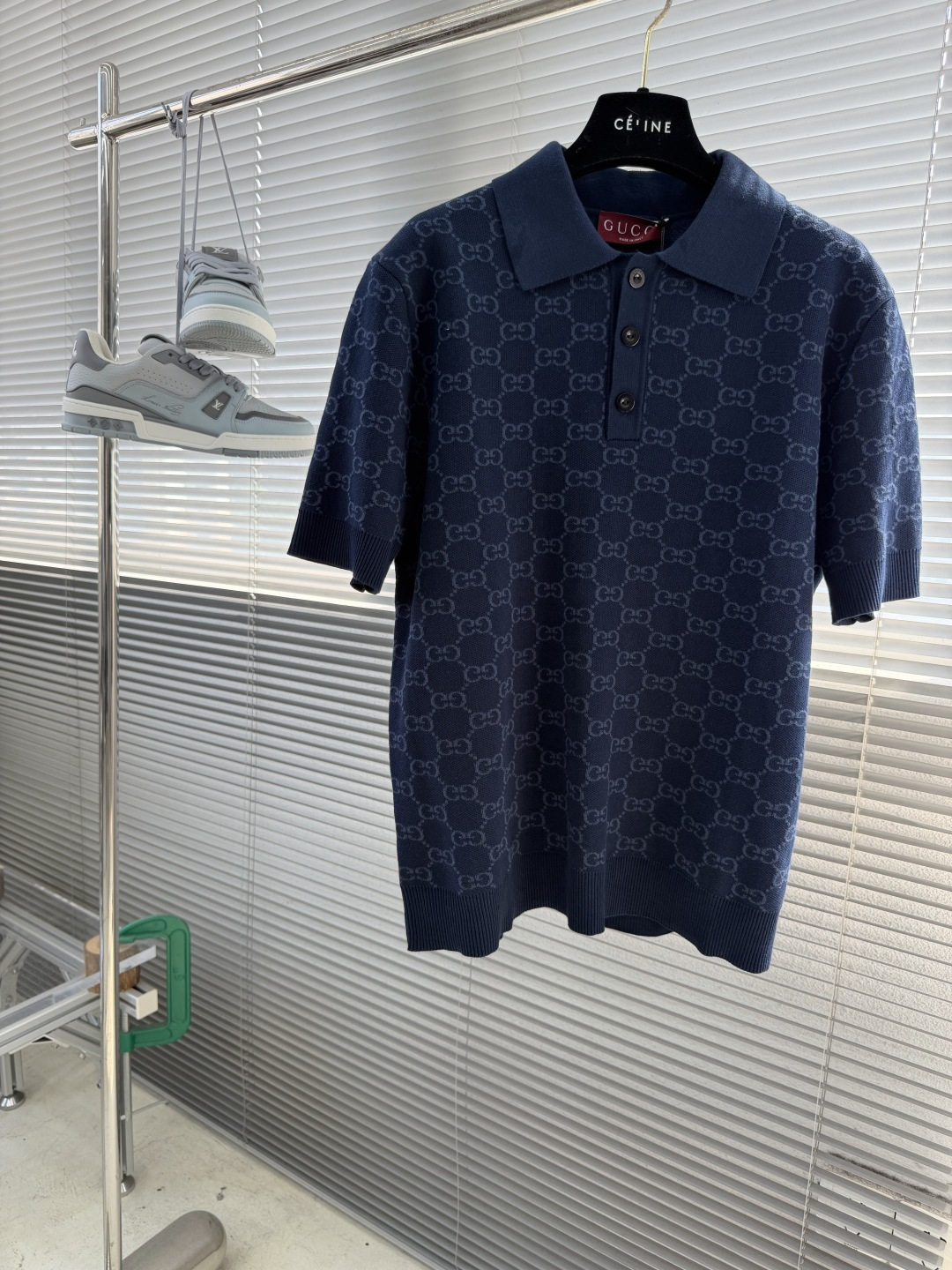 -GUCC 26ss新款该系列中，经典GG图案通过不同的纺织工艺呈现，打造丰富的视觉效果。这款Polo衫