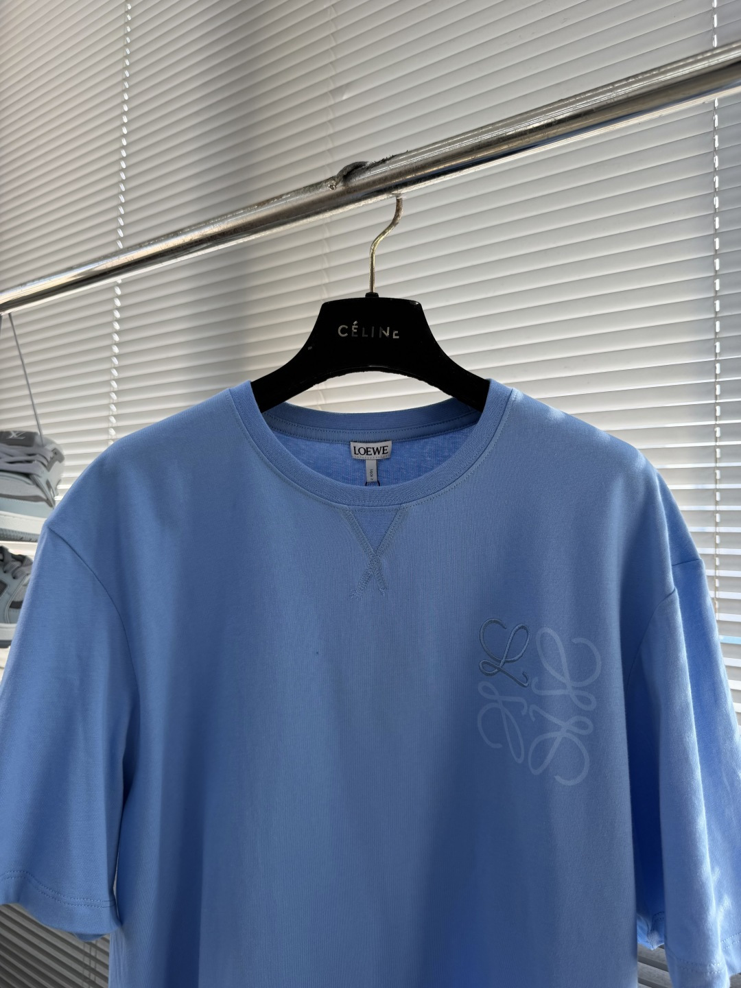 -LOEW Anagram刺绣T恤，100%纯棉材质，柔软亲肤，透气性超棒，春夏穿超舒服!胸前Anagr