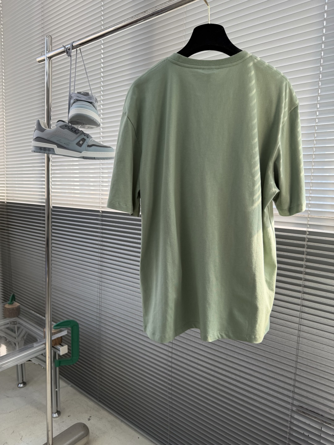 -LOEW Anagram刺绣T恤，100%纯棉材质，柔软亲肤，透气性超棒，春夏穿超舒服!胸前Anagr