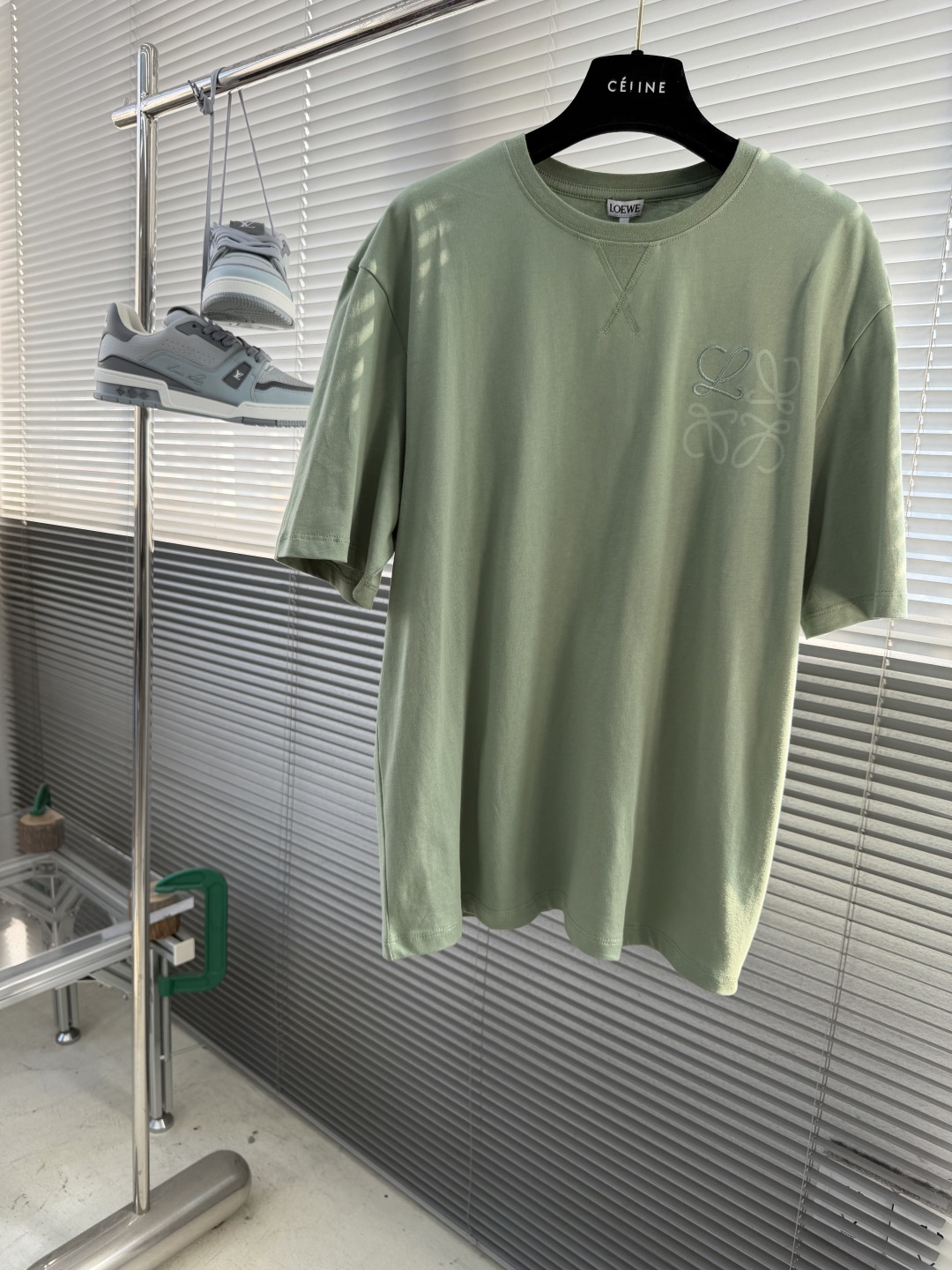 -LOEW Anagram刺绣T恤，100%纯棉材质，柔软亲肤，透气性超棒，春夏穿超舒服!胸前Anagr