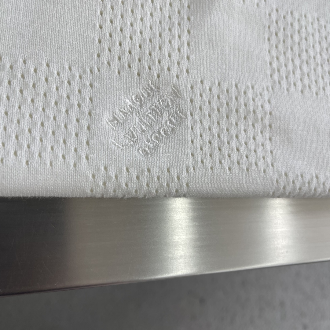 -驴牌 26ss新款夏季系列 棋盘格短袖圆领 T恤 男款 高版本。码数：S.M.L.XL衣长687072