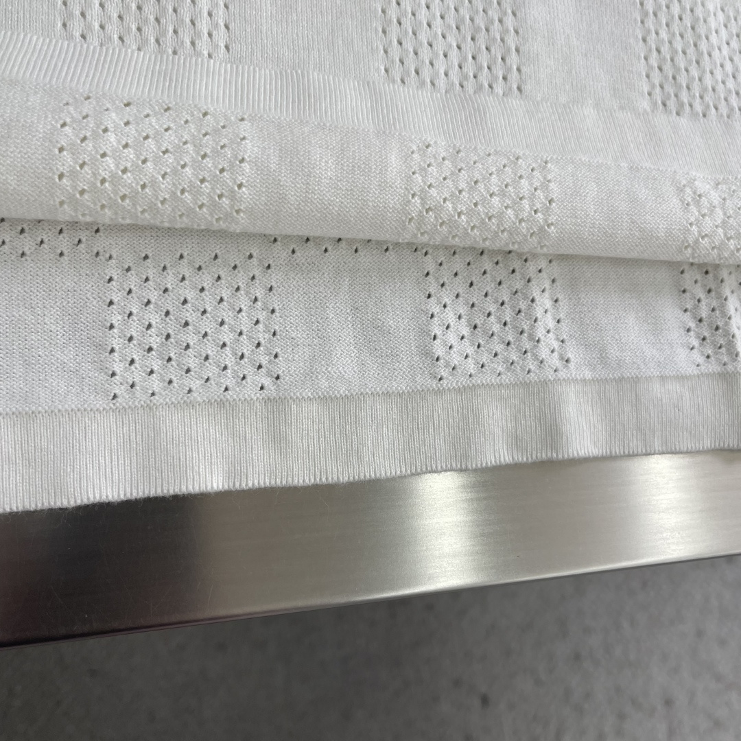 -驴牌 26ss新款夏季系列 棋盘格短袖圆领 T恤 男款 高版本。码数：S.M.L.XL衣长687072