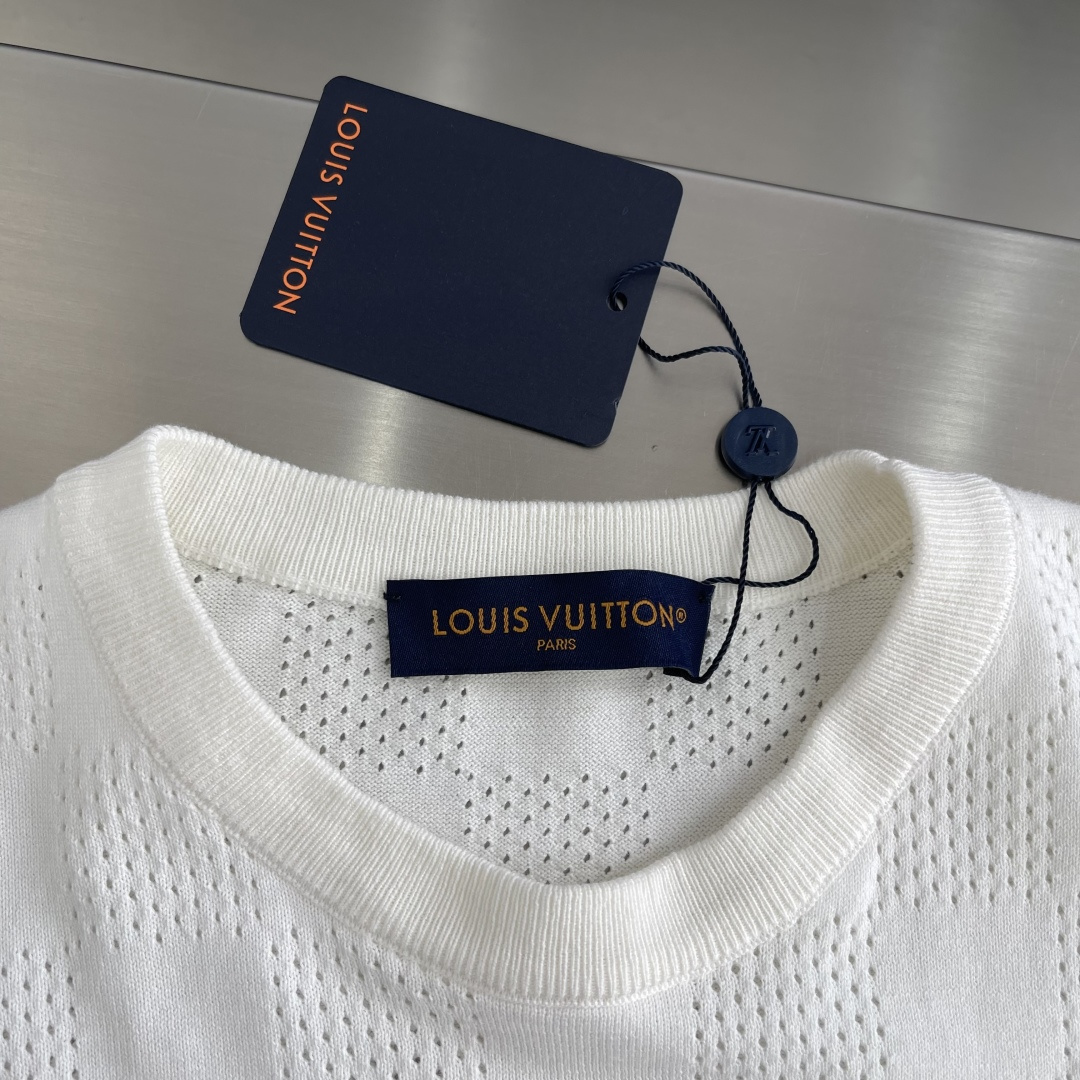 -驴牌 26ss新款夏季系列 棋盘格短袖圆领 T恤 男款 高版本。码数：S.M.L.XL衣长687072