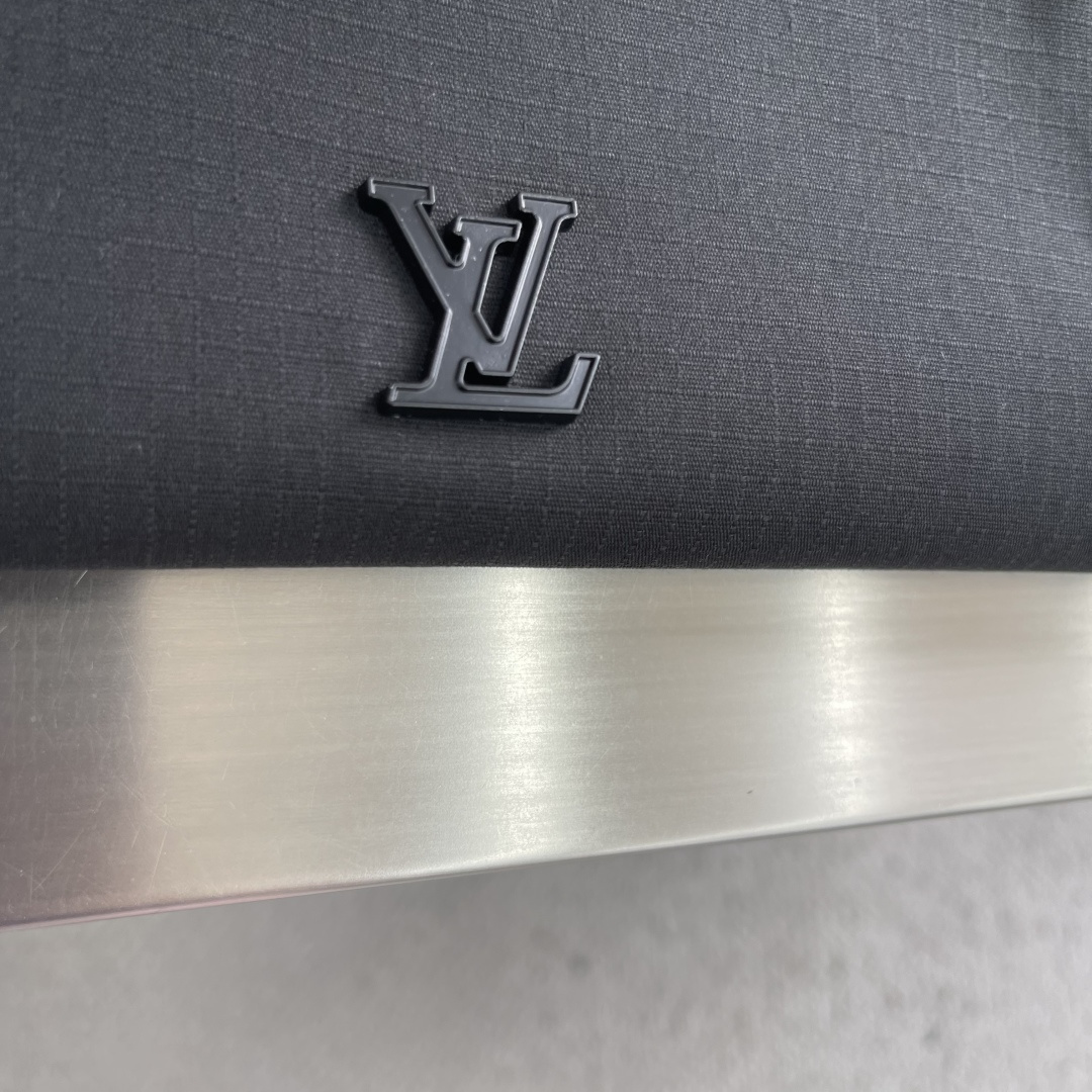 -驴牌 26ss新款春季系列 棉质衬衫领拉链贴袋徽标长袖工装 夹克外套 男女同款 高版本。码数：46.4