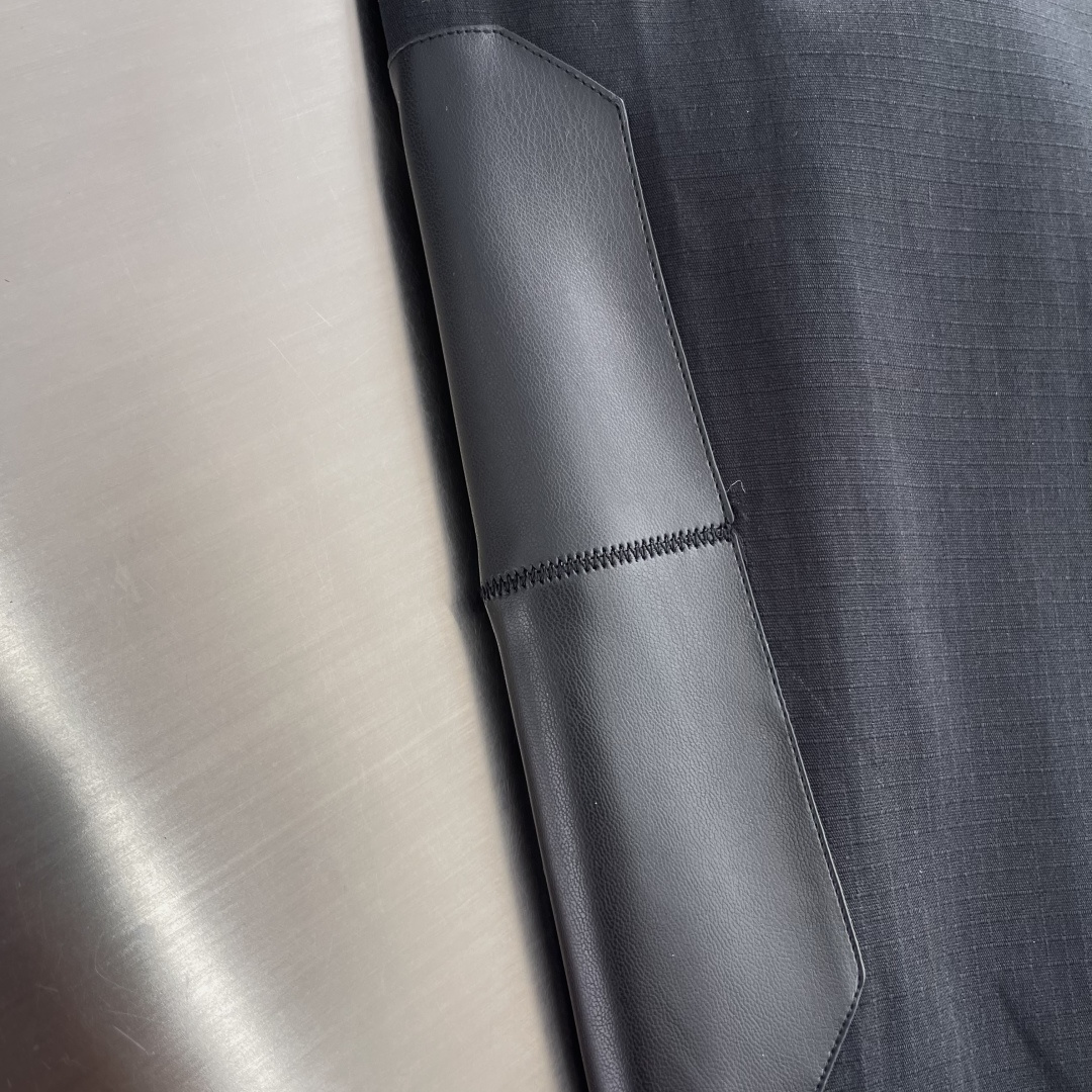 -驴牌 26ss新款春季系列 棉质衬衫领拉链贴袋徽标长袖工装 夹克外套 男女同款 高版本。码数：46.4