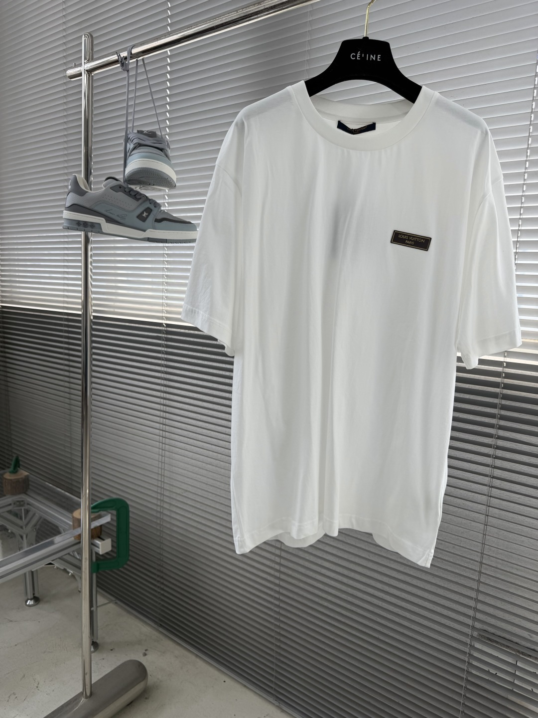 -驴牌 26ss新款棉质 T 白色工艺赋予当季系列水洗复古格调，刺绣标识含蓄点缀胸前，Marque L.