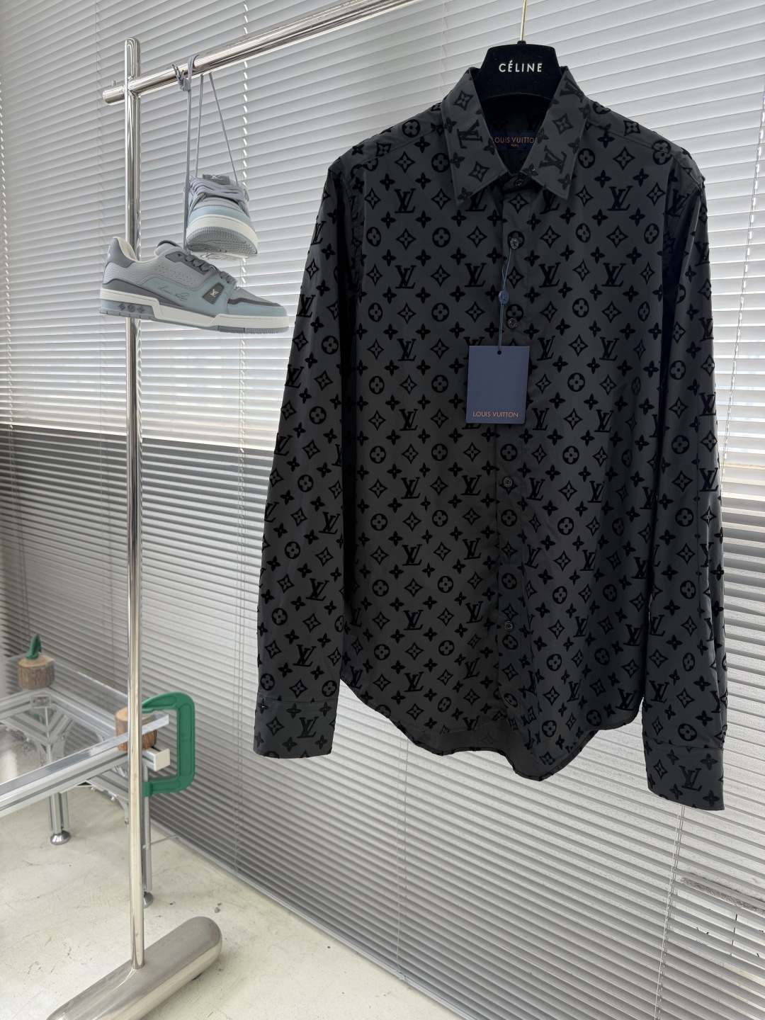 -驴牌 26ss新款植绒Logo印花字母纽扣长袖 衬衫 黑色 男女同款 高版本。码数：S.M.L.XL衣