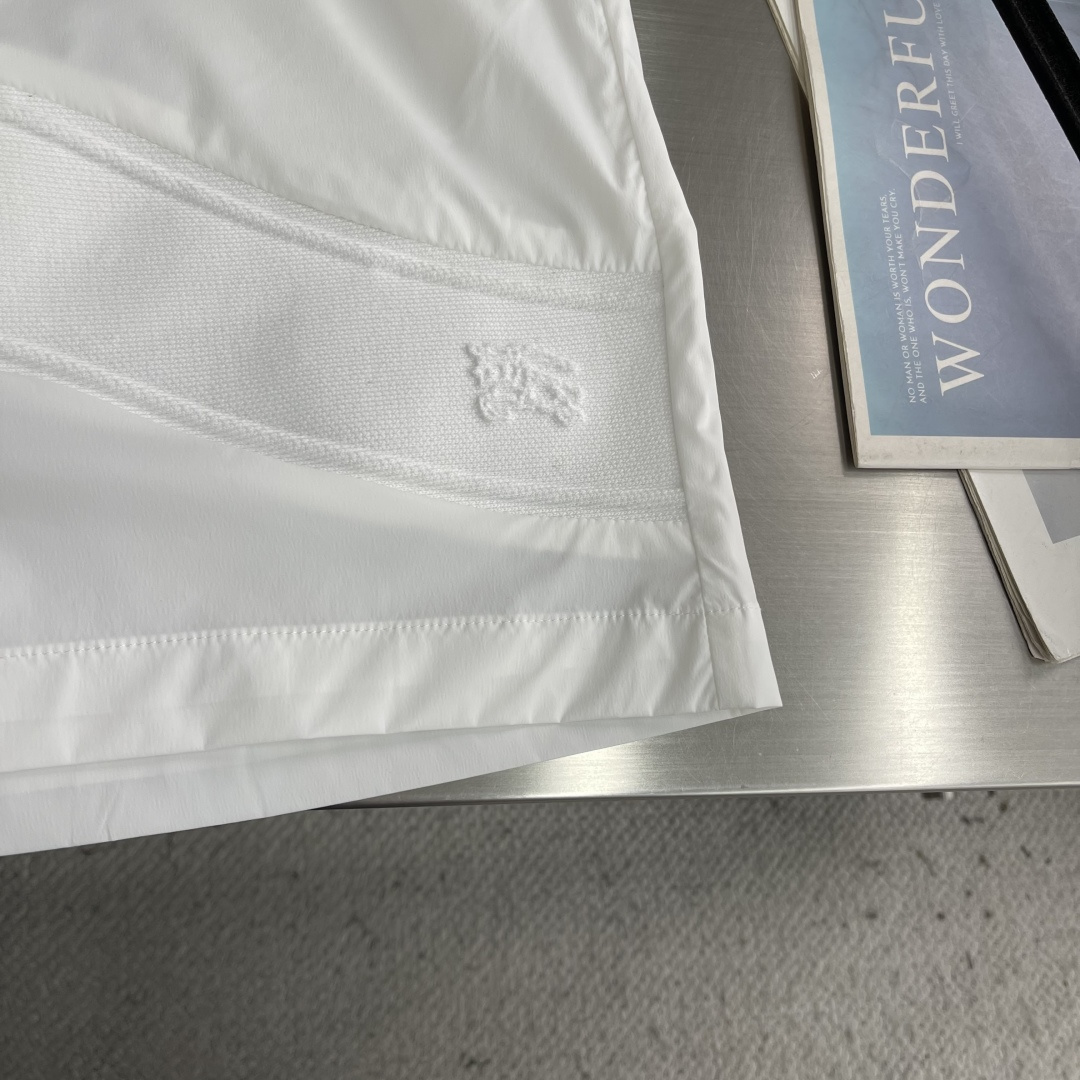 -BBR    26年新款男士休闲短裤专柜定制面料透气舒适度高，细节无可挑剔，搭配织带拼接提升整体视觉效