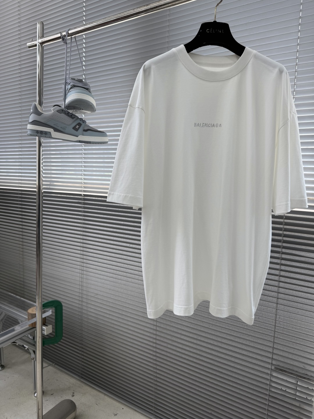 -Balenciag     烫钻字母logo短Tbulingbuling钻钻工艺闪闪发光时尚感拉满搭配