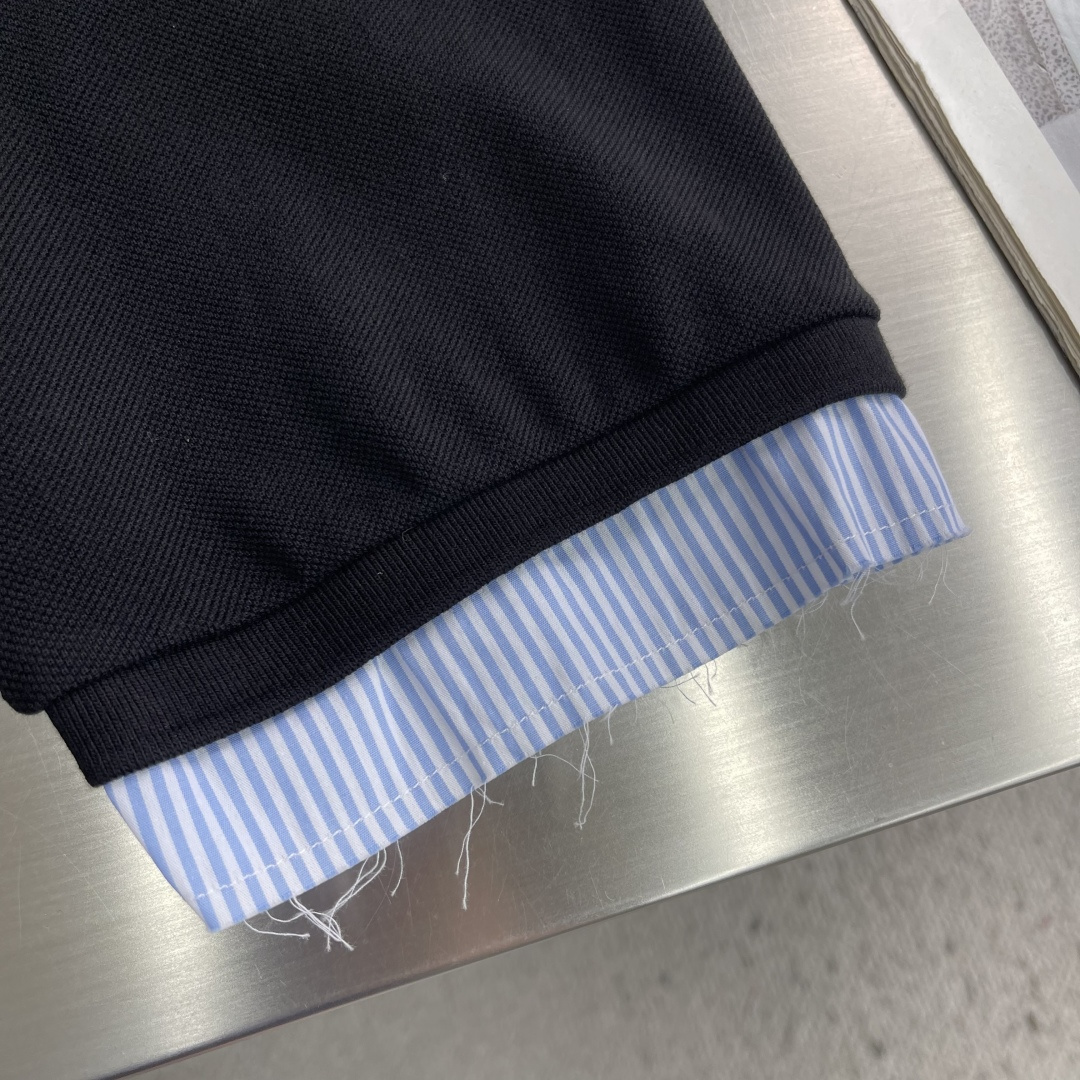 -miumiu    26ss新款  撞色翻领短袖 Polo衫 男女同款 ⚠️码数： S. M. L. 