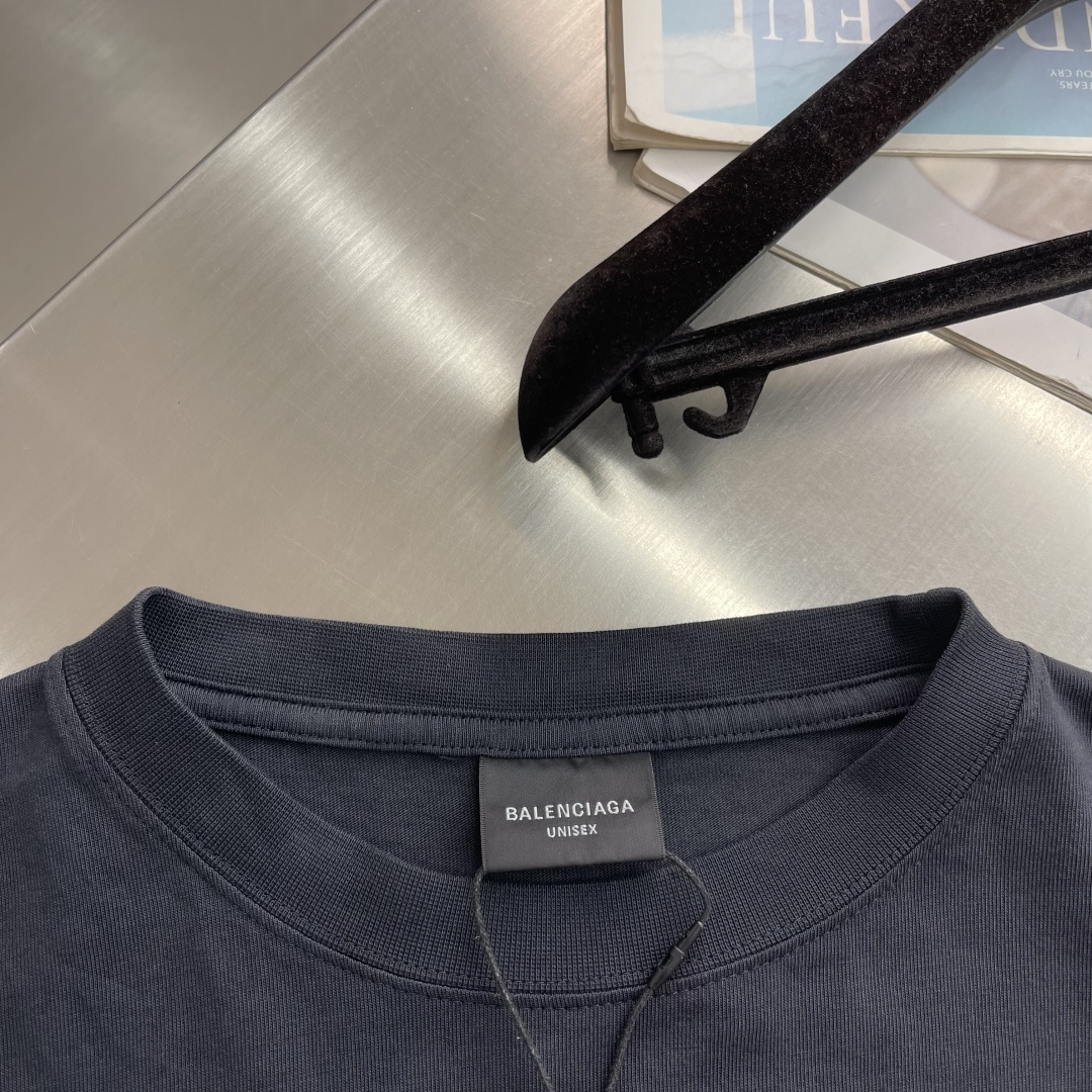 -Balenciag    26ss新款  圆领短袖刺绣棉质 T恤 宽松版型 男款码数：XXS. XS.