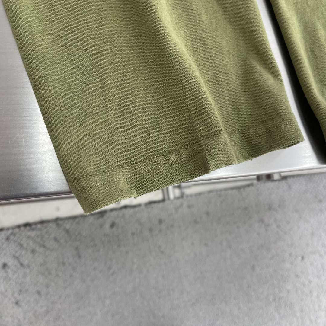 -Acne Studios    喷绘做旧徽标长袖定制云绒爽滑雪感棉 垂感爽滑 细腻透气 一抹奶白悄然绽