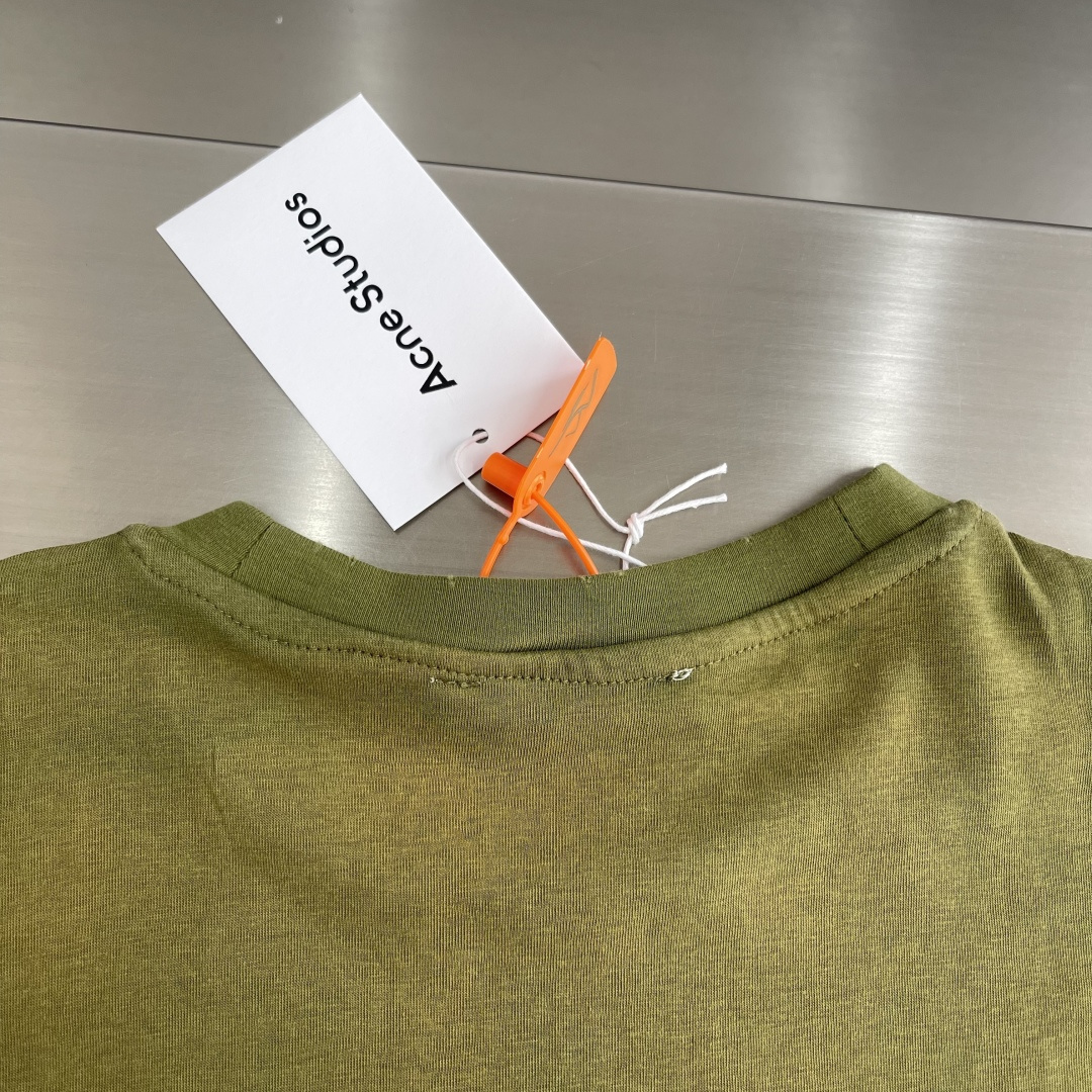 -Acne Studios    喷绘做旧徽标长袖定制云绒爽滑雪感棉 垂感爽滑 细腻透气 一抹奶白悄然绽