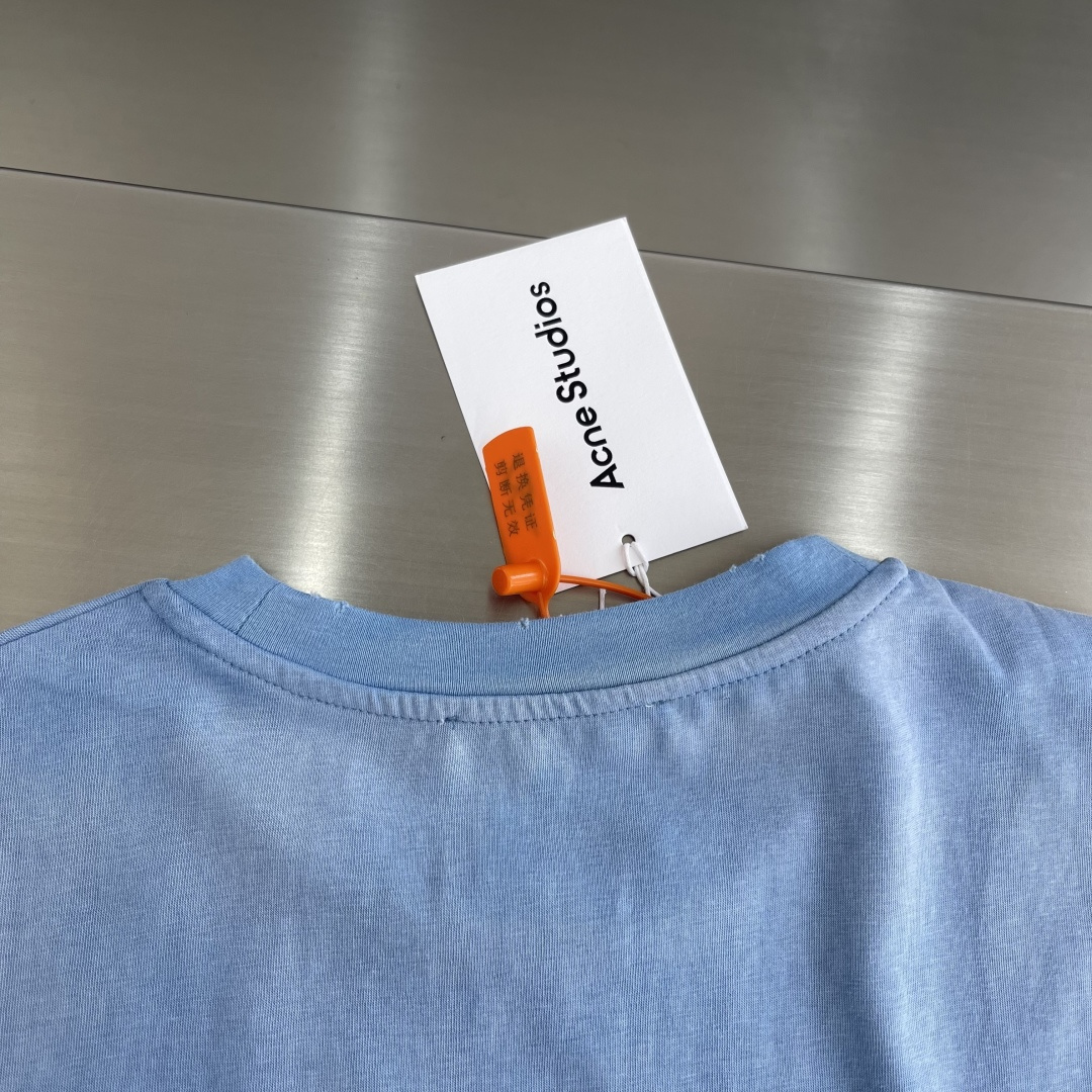 -Acne Studios    喷绘做旧徽标长袖定制云绒爽滑雪感棉 垂感爽滑 细腻透气 一抹奶白悄然绽