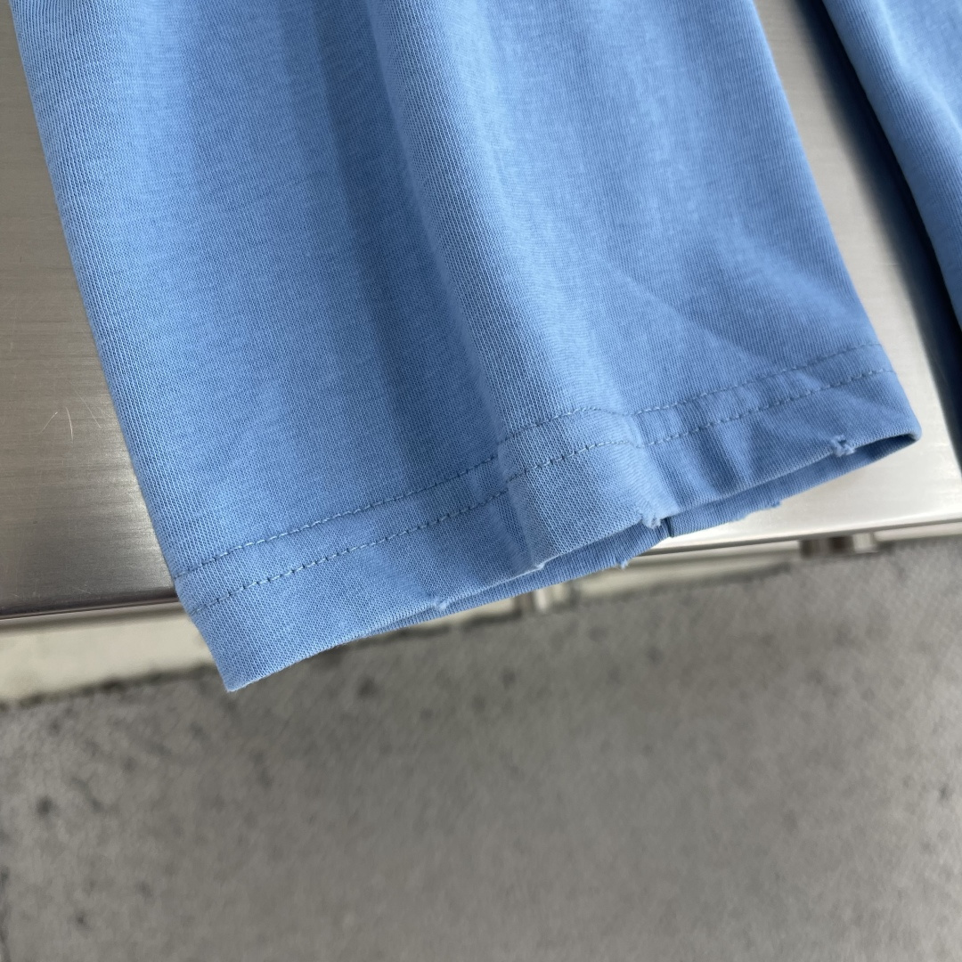 -Acne Studios    喷绘做旧徽标长袖定制云绒爽滑雪感棉 垂感爽滑 细腻透气 一抹奶白悄然绽