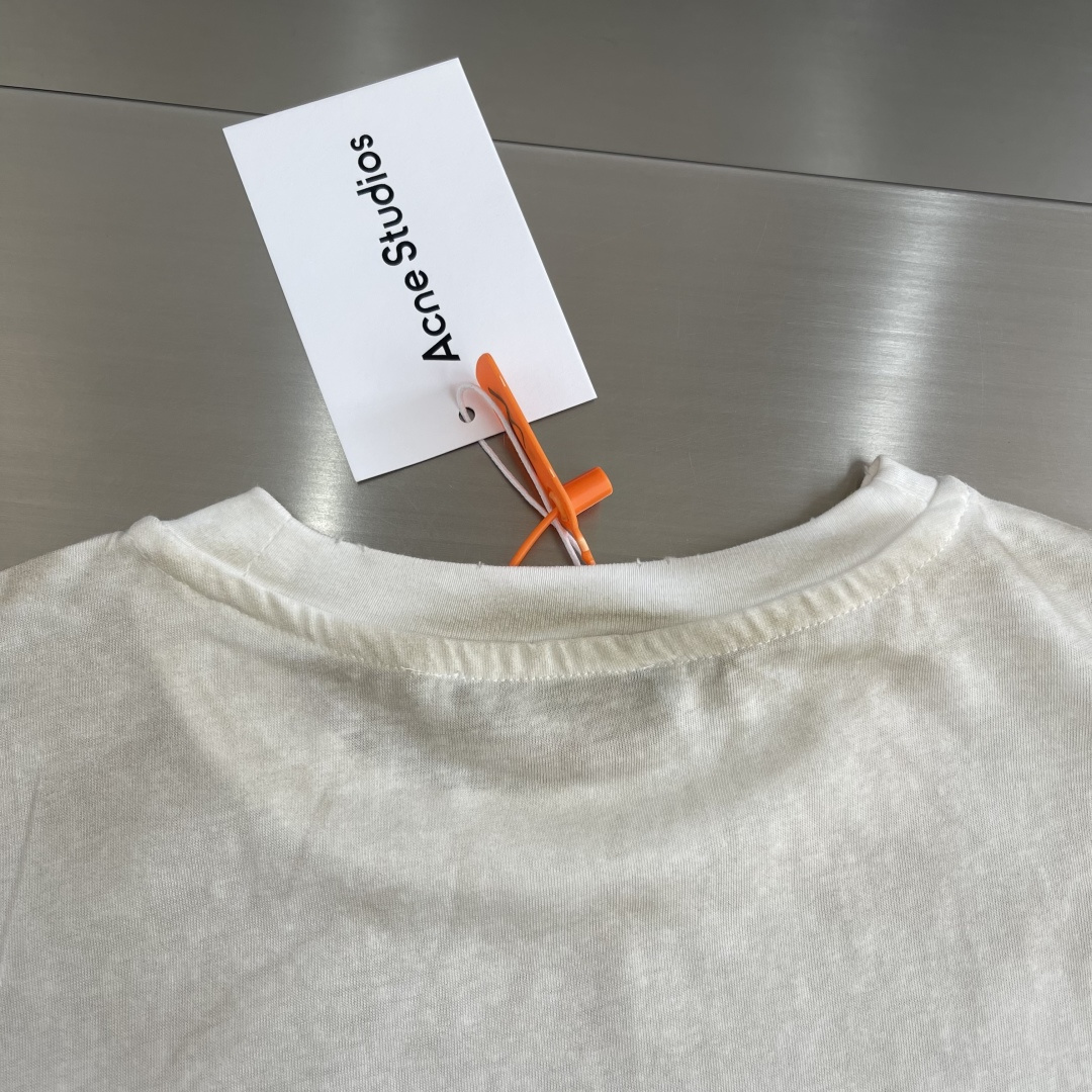 -Acne Studios    喷绘做旧徽标长袖定制云绒爽滑雪感棉 垂感爽滑 细腻透气 一抹奶白悄然绽