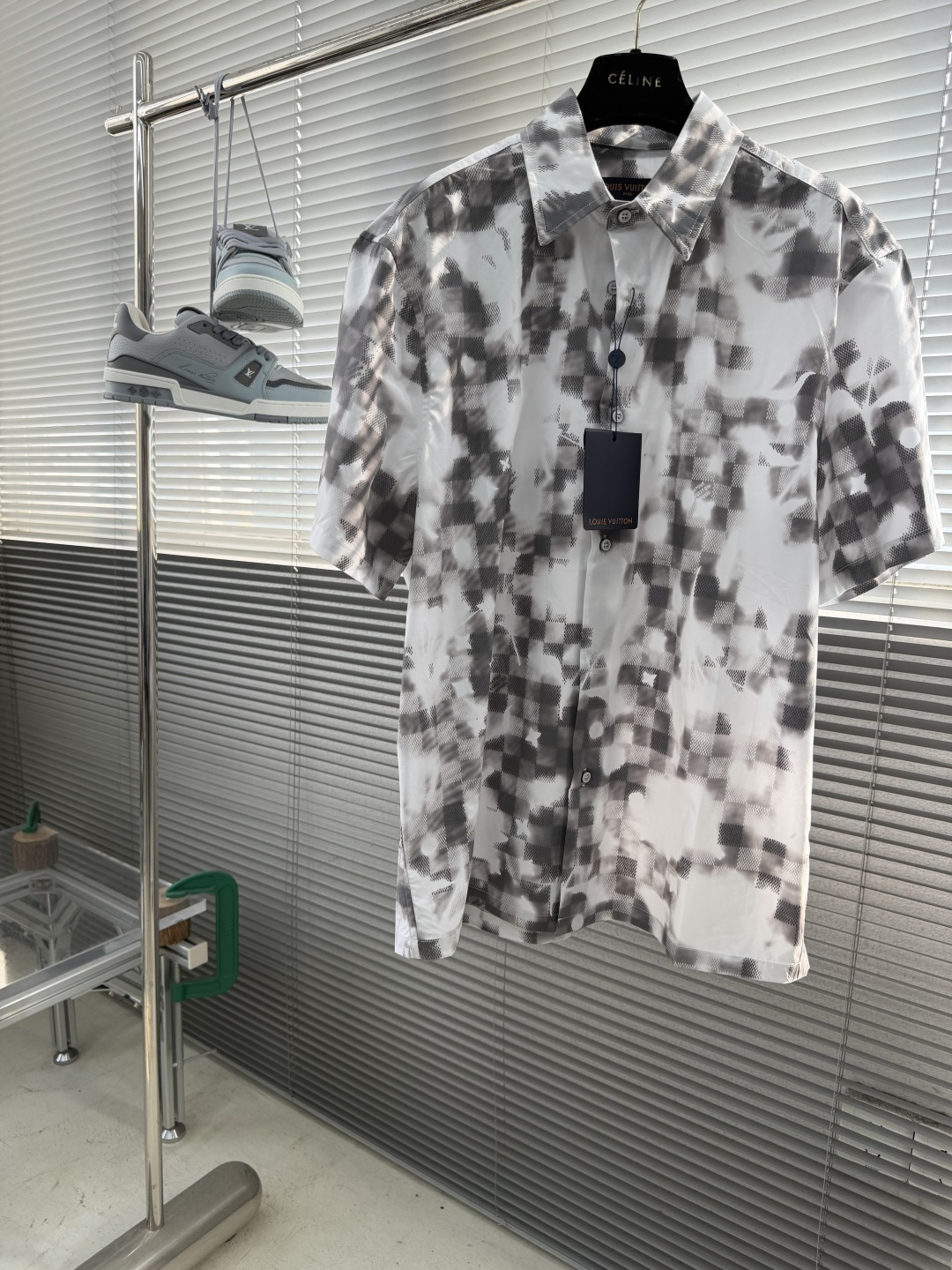 NO:912713,Tops shorts - Donkey brand 26ss new spring series checkered printed short-sleeved overprinted logo shirt T-shirt short-sleeved, high version. Size S M L19860909上衣 短裤 -驴牌 26ss 新款春季系列方格印花短袖叠印标识衬衫T恤短袖,高版本. 码数S M L XL 衣长71.5 73 74.5 76 胸围 124 128 132 肩宽46485052,,louis vuitton,shorts,shirts,T-shirt,tees，t-shirt,,Men's clothing