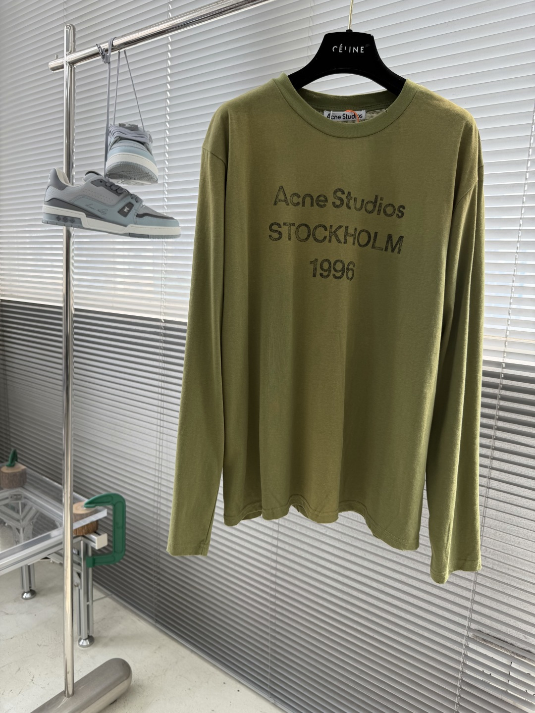 -Acne Studios    喷绘做旧徽标长袖定制云绒爽滑雪感棉 垂感爽滑 细腻透气 一抹奶白悄然绽