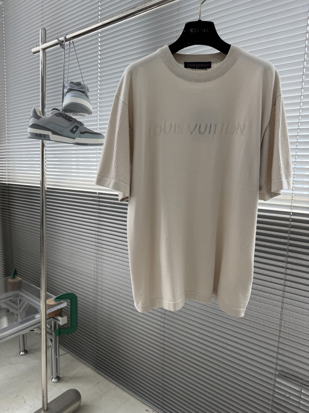 NO:938220,-Donkey brand 26ss new early autumn series cotton cashmere blended short-sleeved crew neck T-shirt, same style for men and women, high version. Size S.M.L.19860909-驴牌 26ss新款早秋系列 棉羊绒混纺短袖圆领衫 T恤 男女同款 高版本. 码数S.M.L.XL 衣长68707274 胸围 108112116120 肩宽44454647,,louis vuitton,T-shirt,tees，t-shirt,,Men's clothing