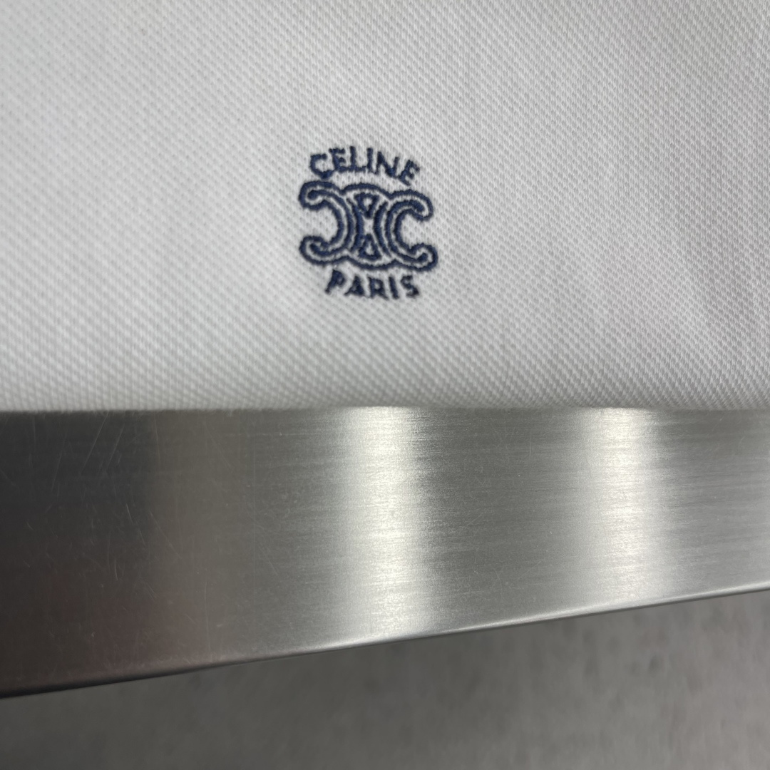 -Celin    标识刺绣Polo衫   定制琉光珠地棉 挺括柔糯 细腻亲肤 象牙白衣身宛若奶霜凝光 