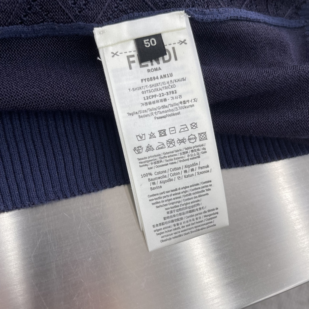 -FEND    FF提花Polo领针织衫定织轻氧棉粘奢感针织料 细腻亲肤 透气垂坠 以一袭云境柔光象牙
