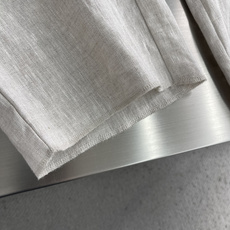 -Loro Piana 100%亚麻皮质扣抽绳休闲长裤一、核心材质与工艺 1. 面料:100%进 -Loro Piana 100%亚麻皮质扣抽绳休闲长裤一、核心材质与工艺 1. 面料:100%进