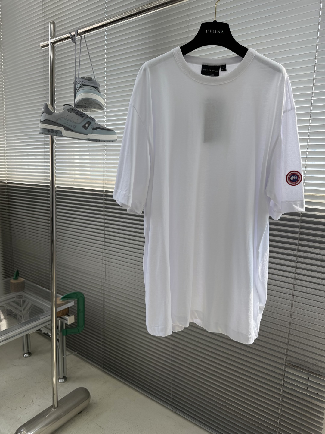 -Canada Goose    徽标短袖定制极地云感针织棉 细腻垂坠 舒适透气 以月光白为底 凝北境清