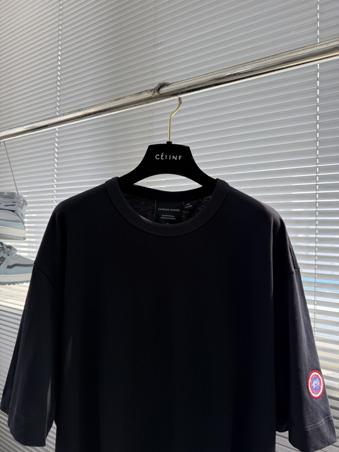 -Canada Goose    徽标短袖定制极地云感针织棉 细腻垂坠 舒适透气 以月光白为底 凝北境清