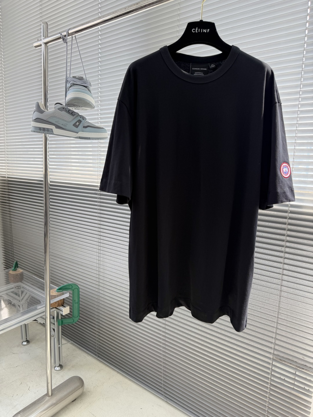 -Canada Goose    徽标短袖定制极地云感针织棉 细腻垂坠 舒适透气 以月光白为底 凝北境清