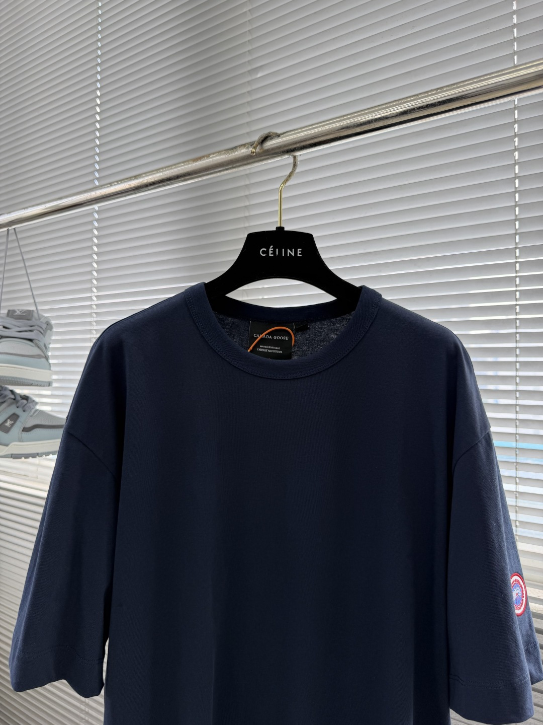 -Canada Goose    徽标短袖定制极地云感针织棉 细腻垂坠 舒适透气 以月光白为底 凝北境清