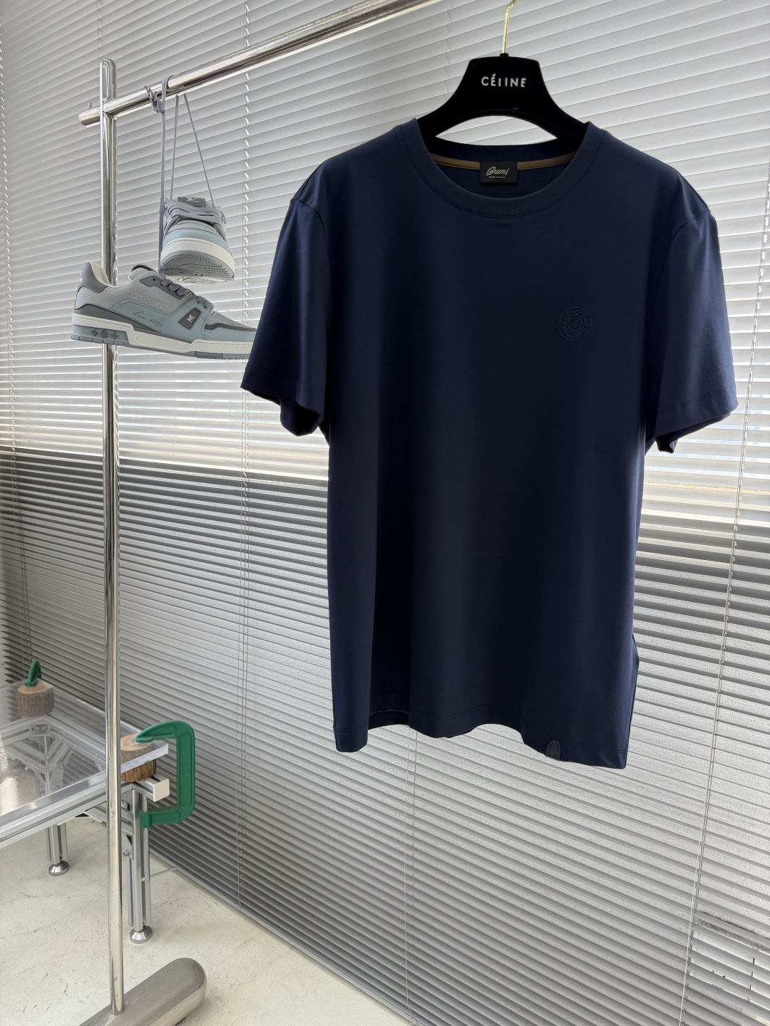 -Brioni     26ss春夏新款绣花细节圆领T恤夏日清凉新选择👕这款短袖，绝对是今夏衣橱的必备单