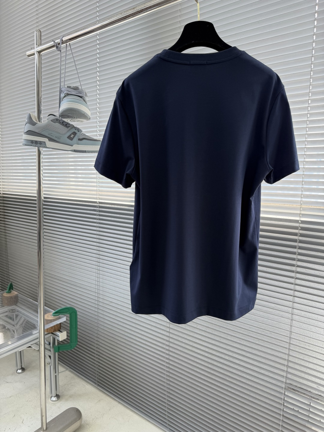 -Brioni     26ss春夏新款绣花细节圆领T恤夏日清凉新选择👕这款短袖，绝对是今夏衣橱的必备单