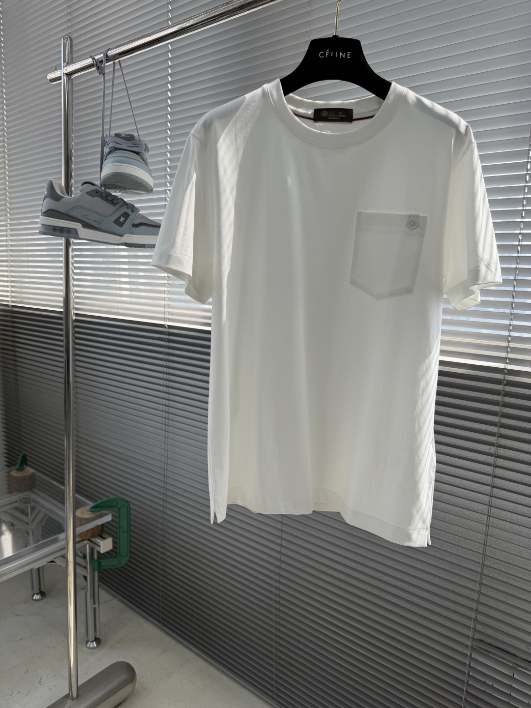 -Loro Piana    26ss春夏新款纯棉圆领短袖面料采用91%棉+9%氨纶 这样的比例在保留柔