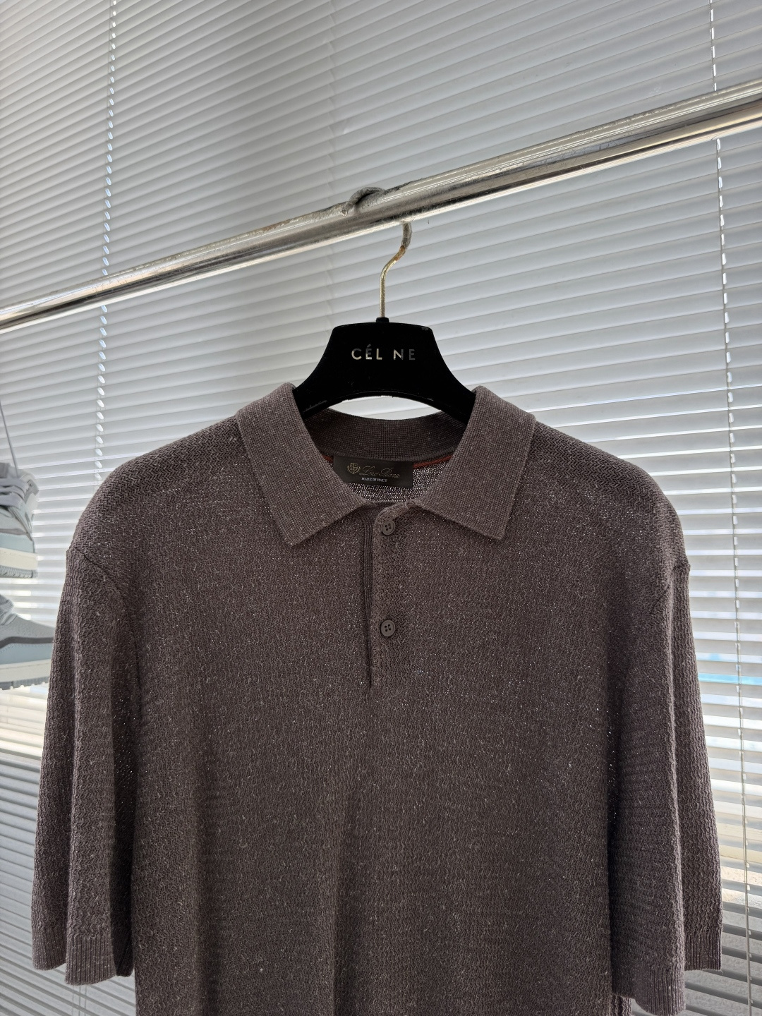 -Loro Piana    春夏新款来啦～ 麻纤维混纺的坑条短袖针织POLO衫，自带老钱风的慵懒高级感