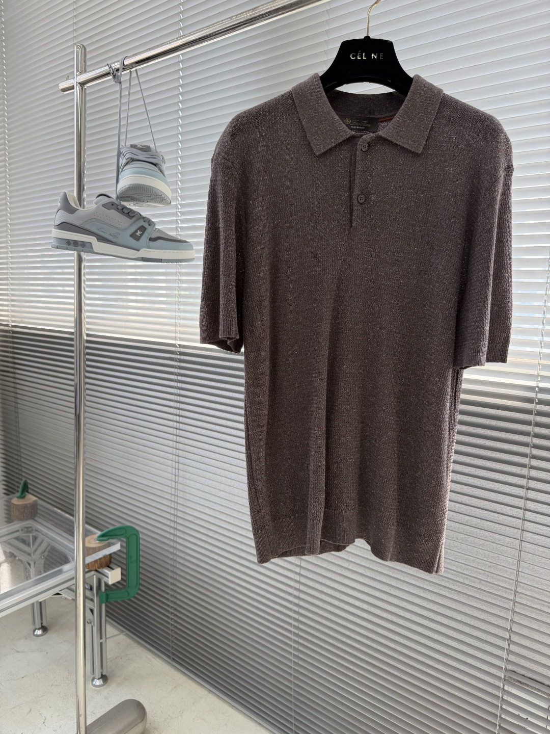 -Loro Piana    春夏新款来啦～ 麻纤维混纺的坑条短袖针织POLO衫，自带老钱风的慵懒高级感