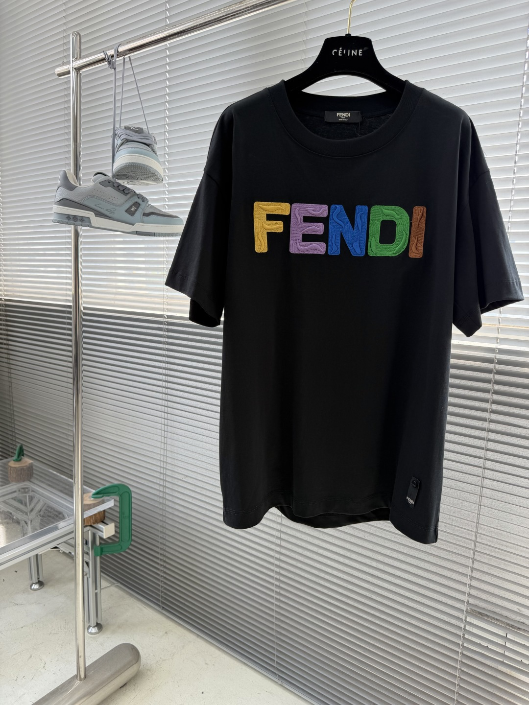 -FEND    彩色字母刺绣logoT恤宽松版型 采用客供270克双纱纯棉面料 成衣水洗 手感丝滑有着