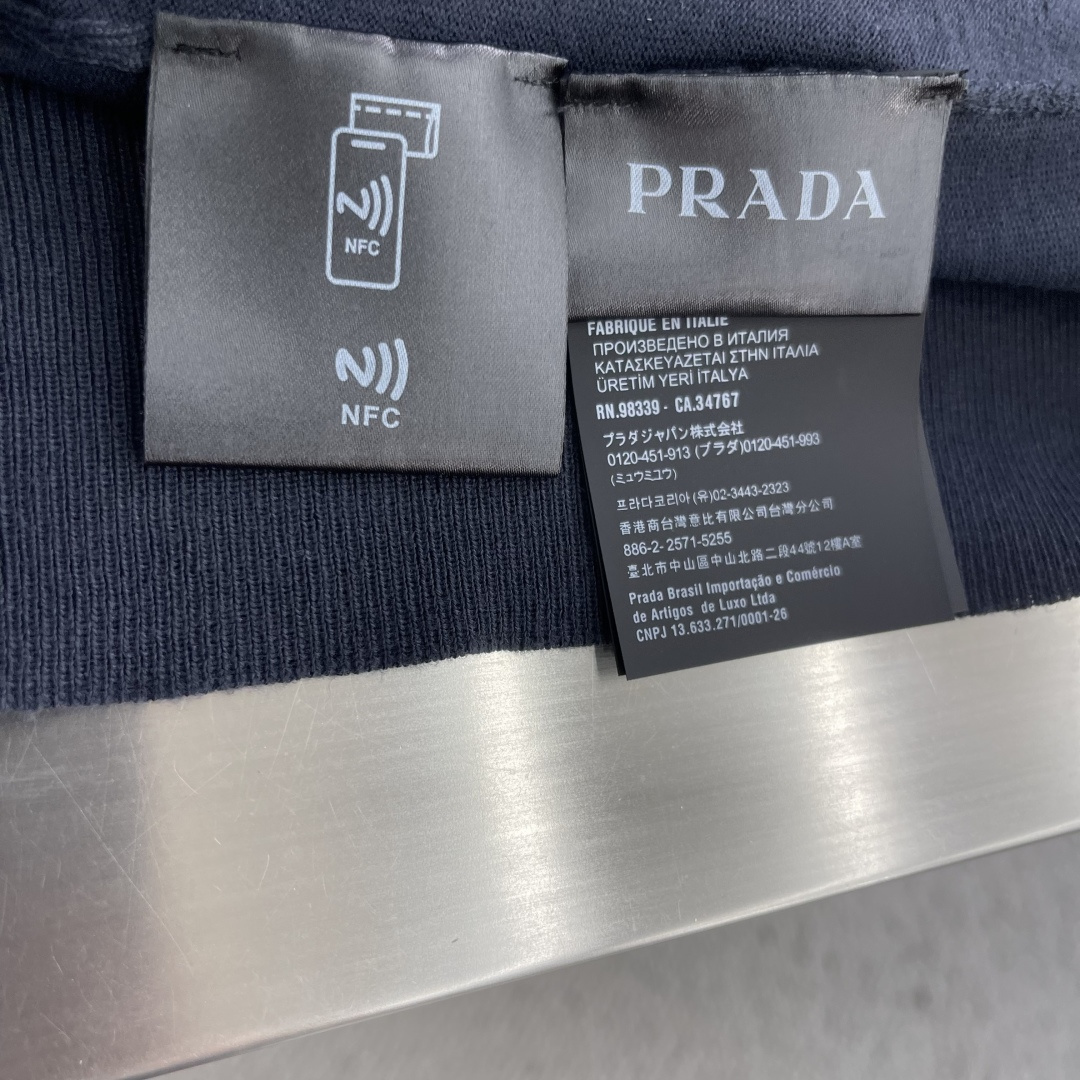 -PRAD    刺绣徽标Polo领针织衫定织云絮棉羊毛 细腻紧致 舒适贴肤 云絮般的浅蓝 沉静却藏力量