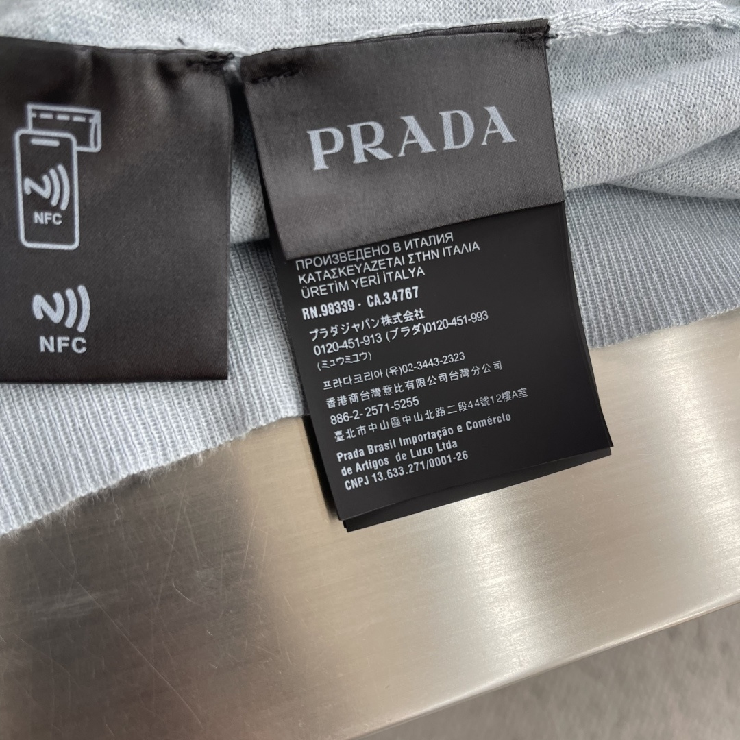 -PRAD    刺绣徽标Polo领针织衫定织云絮棉羊毛 细腻紧致 舒适贴肤 云絮般的浅蓝 沉静却藏力量