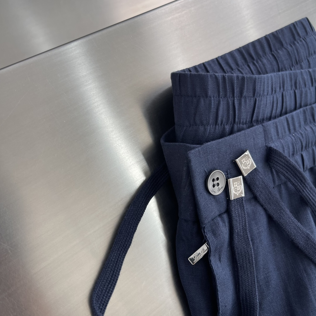 -Loro Piana    亚麻面料男士休闲短裤最新款上身版型无敌正！绝对可以闭眼收的一款此款裤子非常