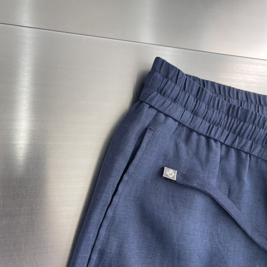 -Loro Piana    亚麻面料男士休闲短裤最新款上身版型无敌正！绝对可以闭眼收的一款此款裤子非常