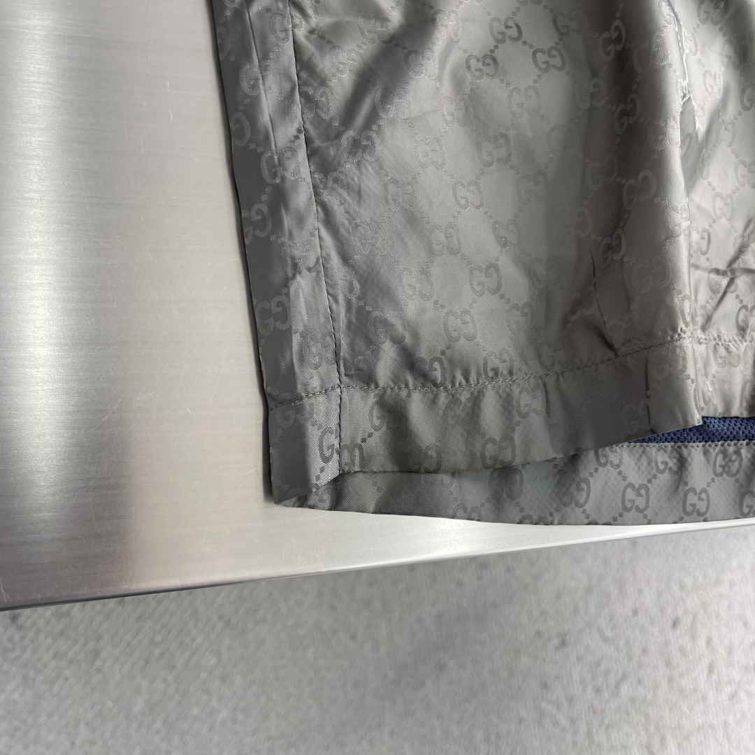 -GUCC    男士休闲短裤👍 最新款上身版型无敌正！绝对可以闭眼收的一款此款裤子非常百搭，弹力腰围,