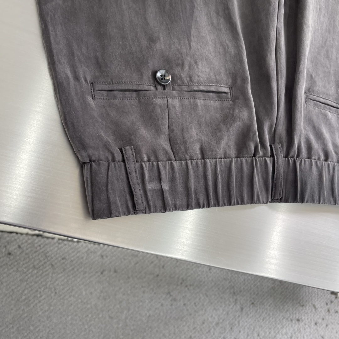 -Loro Piana     春夏丝质休闲长裤尺寸：30-36甄选100%铜氨丝面料柔滑垂坠，透气不粘