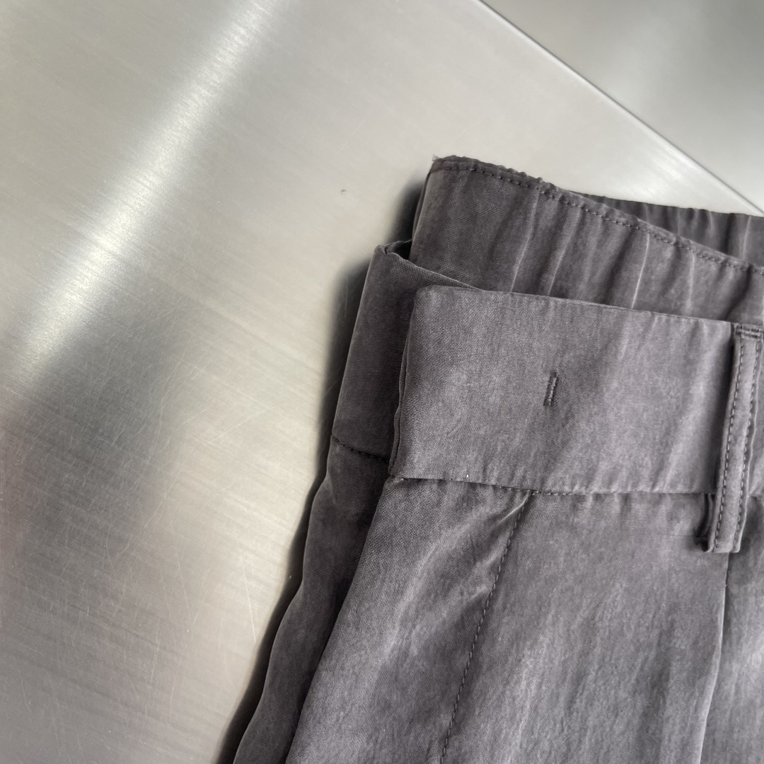 -Loro Piana     春夏丝质休闲长裤尺寸：30-36甄选100%铜氨丝面料柔滑垂坠，透气不粘