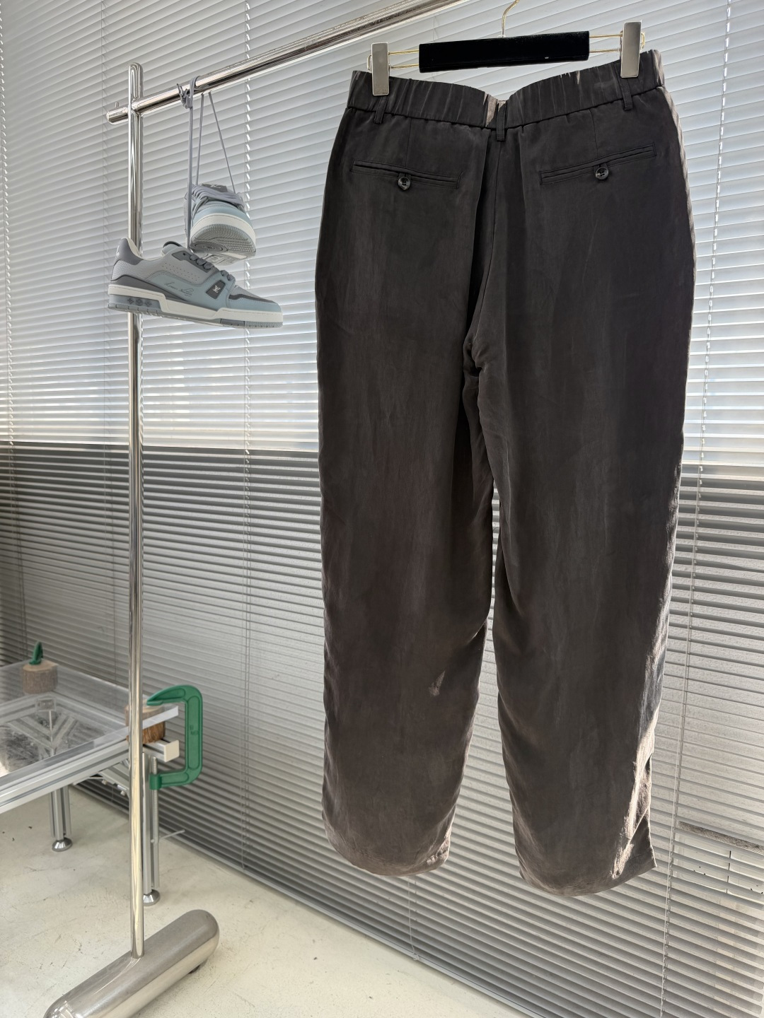 -Loro Piana     春夏丝质休闲长裤尺寸：30-36甄选100%铜氨丝面料柔滑垂坠，透气不粘