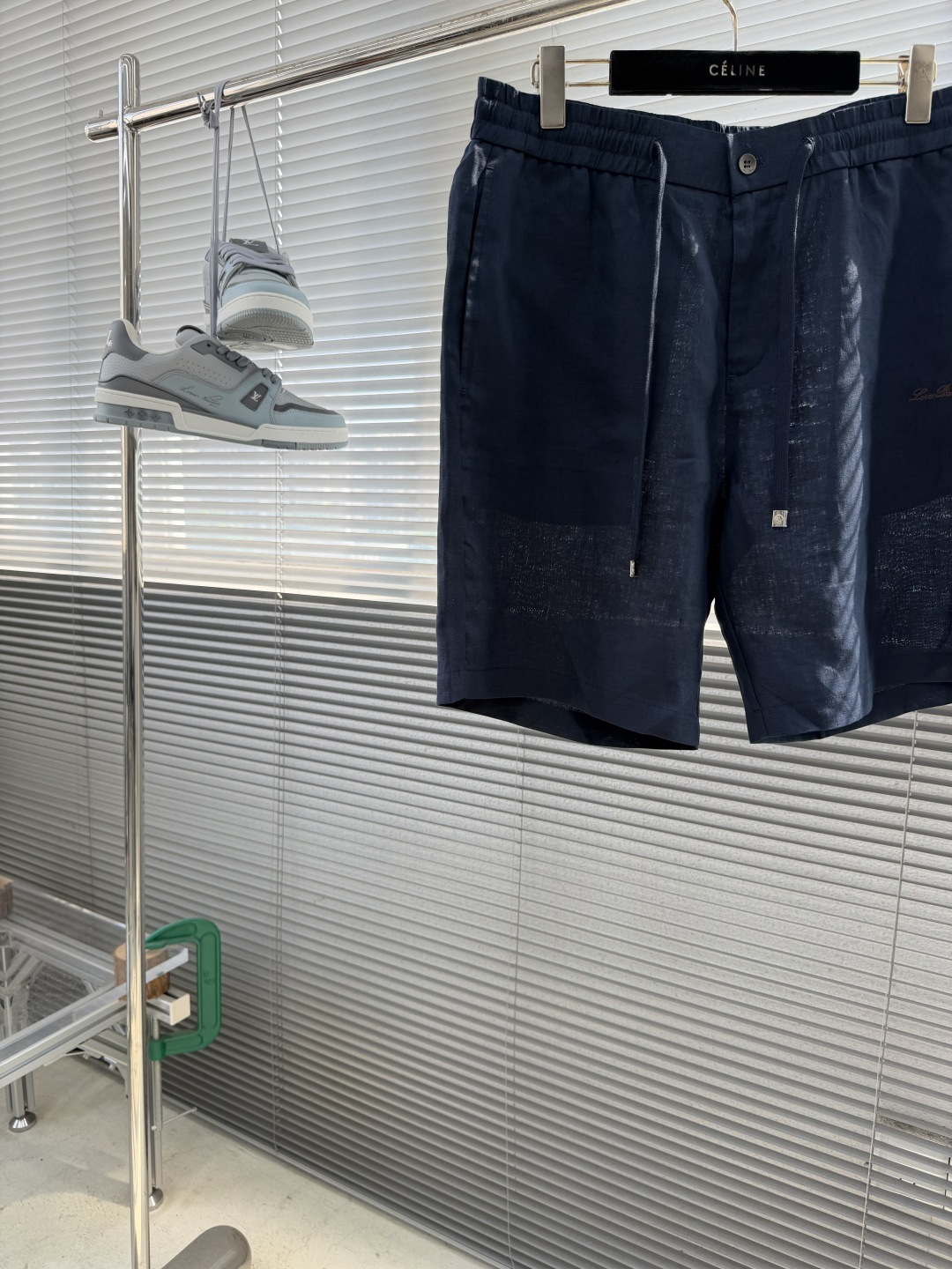 -Loro Piana    亚麻面料男士休闲短裤最新款上身版型无敌正！绝对可以闭眼收的一款此款裤子非常