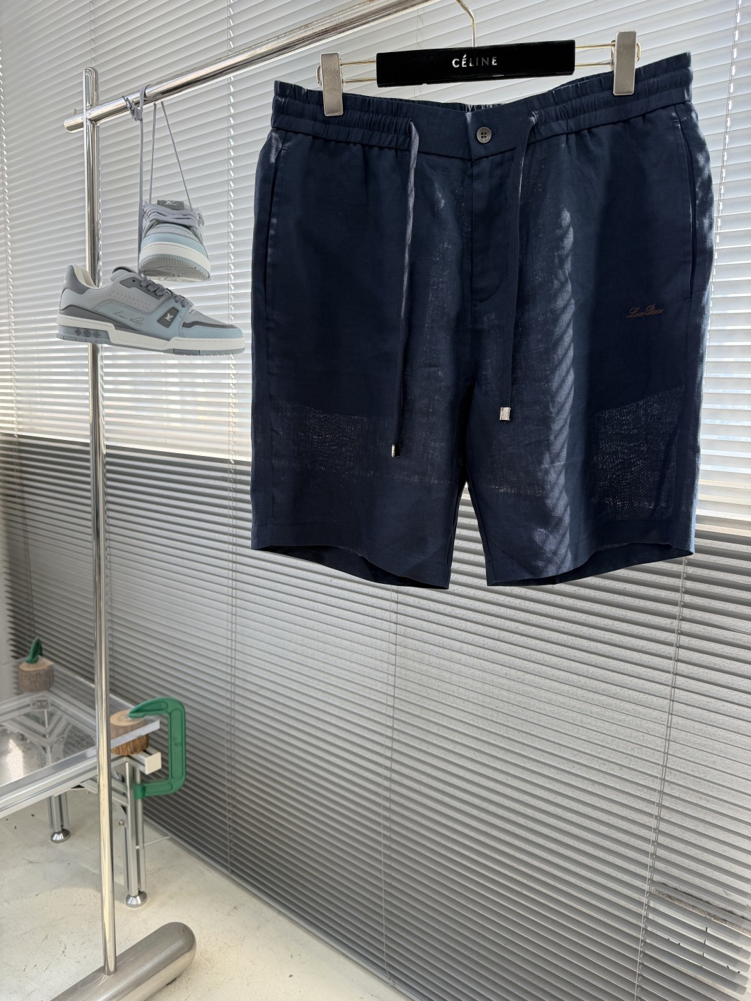 -Loro Piana    亚麻面料男士休闲短裤最新款上身版型无敌正！绝对可以闭眼收的一款此款裤子非常