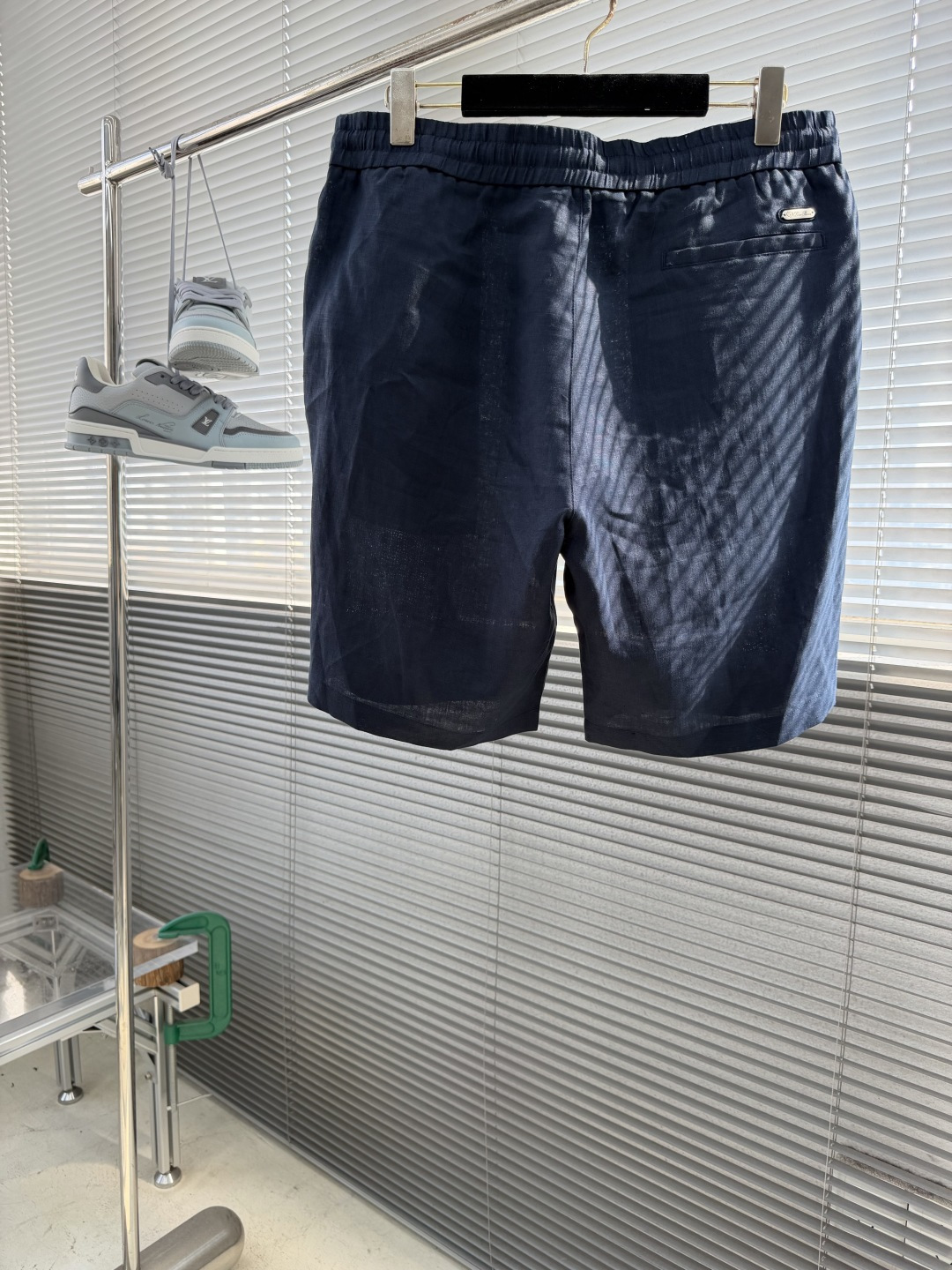 -Loro Piana    亚麻面料男士休闲短裤最新款上身版型无敌正！绝对可以闭眼收的一款此款裤子非常