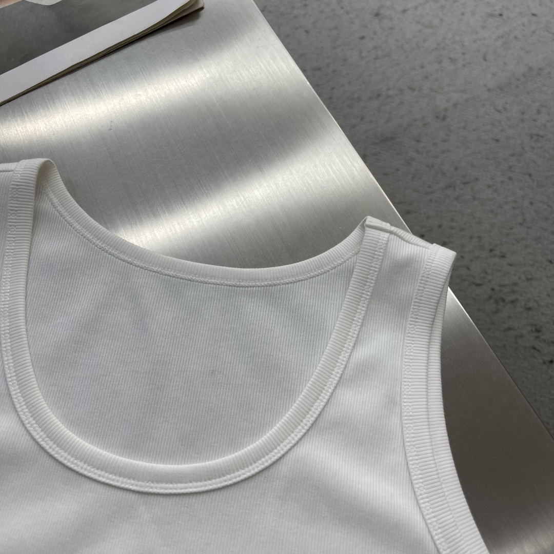 -Acne Studio    SS26夏季新款背心，胸前印花字母自带潮酷基因～ 螺纹弹力棉质亲肤又有型